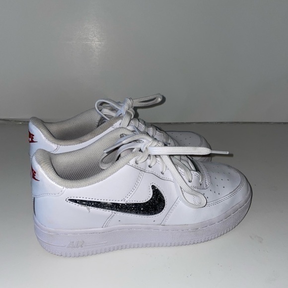 NIKE AIR FORCE 1 LV8 SE CASUAL SHOES size 4.5Y - Picture 2 of 9